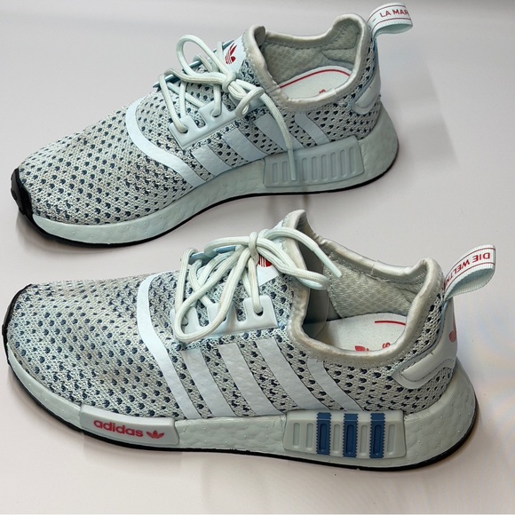 Adidas girls lace up size 2 pale blue green. - Picture 2 of 4